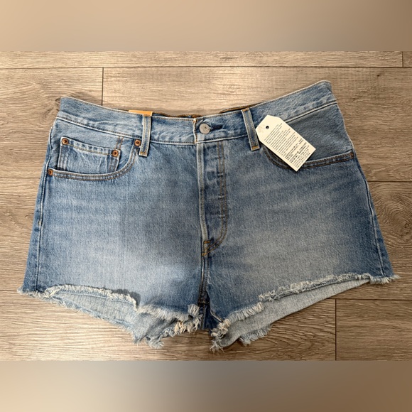 Levi's Frayed Hem Light Blue Women's Jean Shorts 501 - Picture 1 of 3